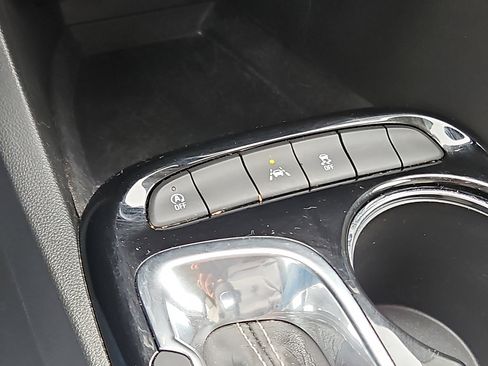 Certified 2023 Buick Encore GX Preferred w/ Cold Weather Comfort Package FWD image 23