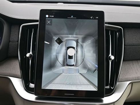 New 2026 Volvo XC90 B6 Ultra w/ Protection Package image 21