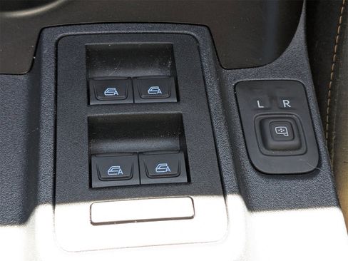 Used 2023 Ford Bronco Badlands w/ Sasquatch Package image 25