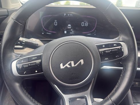 Used 2024 Kia Sportage EX FWD image 15