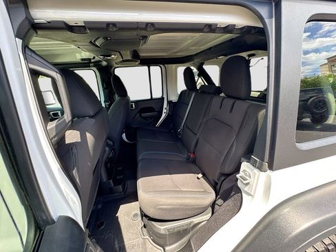 Used 2023 Jeep Wrangler Unlimited Rubicon 4xe AWD/4WD image 27