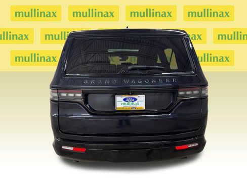 Used 2024 Jeep Grand Wagoneer L Series II w/ Quick Order Packagew 28T AWD/4WD image 7