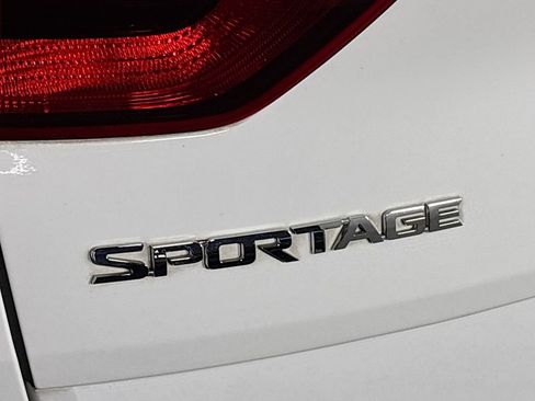 Used 2019 Kia Sportage LX image 23