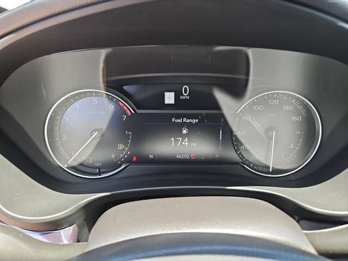 Used 2023 Cadillac XT4 Luxury w/ Cold Weather Package FWD image 12