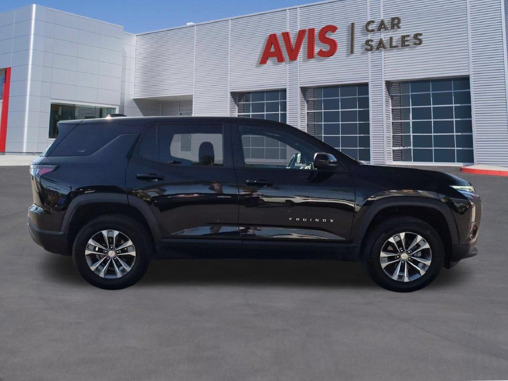 Used 2025 Chevrolet Equinox LT AWD/4WD image 5