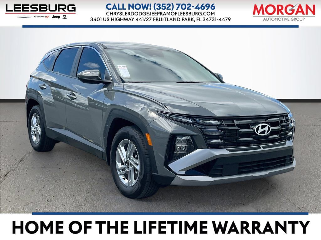 Used 2025 Hyundai Tucson SE FWD image 1