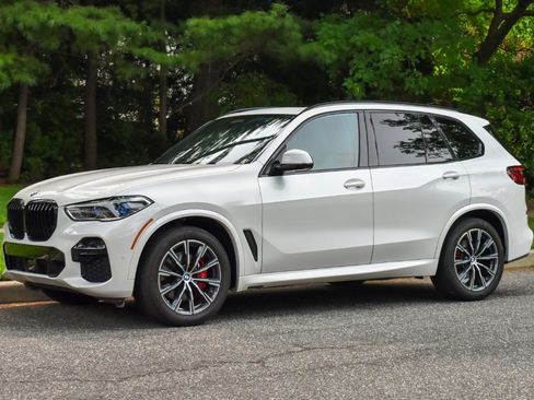 Used 2023 BMW X5 xDrive40i w/ Executive Package AWD/4WD image 2
