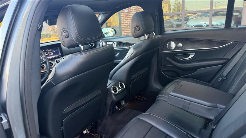 Used 2018 Mercedes-Benz E 300 image 21