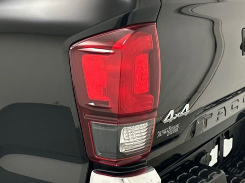 Certified 2023 Toyota Tacoma SR5 AWD/4WD image 21