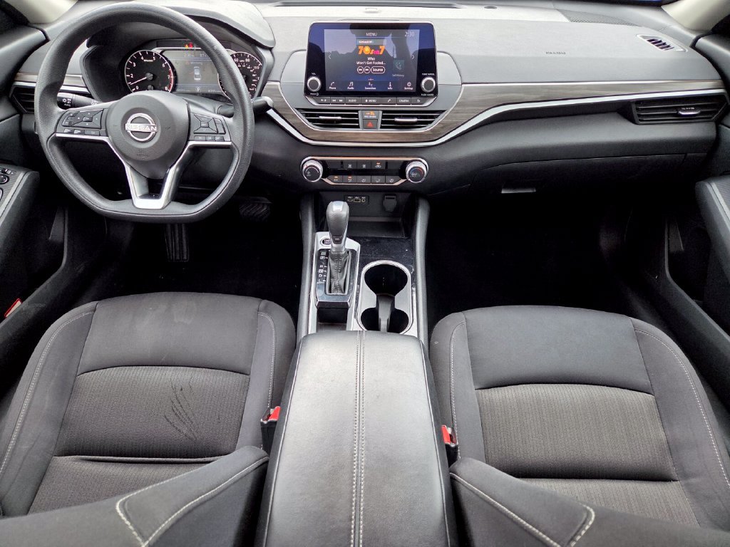Used 2024 Nissan Altima 2.5 SV FWD image 16