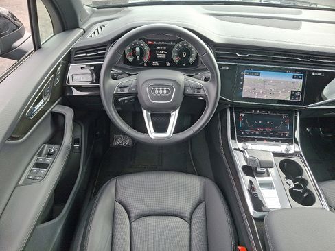 Used 2025 Audi Q7 3.0T Premium Plus image 12