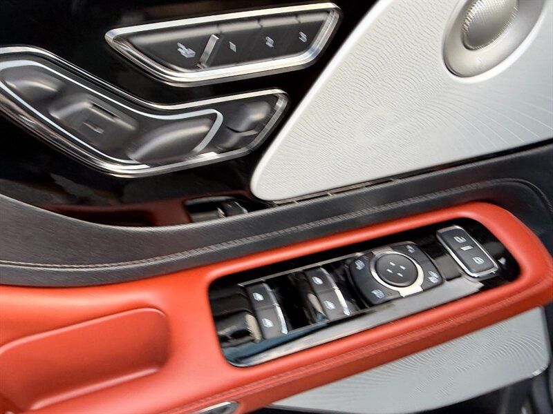 Used 2025 Lincoln Aviator Reserve w/ Equipment Group 201A AWD/4WD image 16