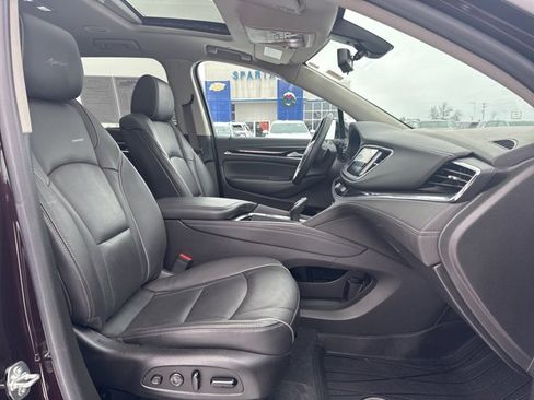 Used 2021 Buick Enclave Avenir w/ Avenir Technology Package image 22