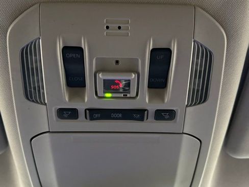 Used 2023 Toyota Highlander XLE image 33