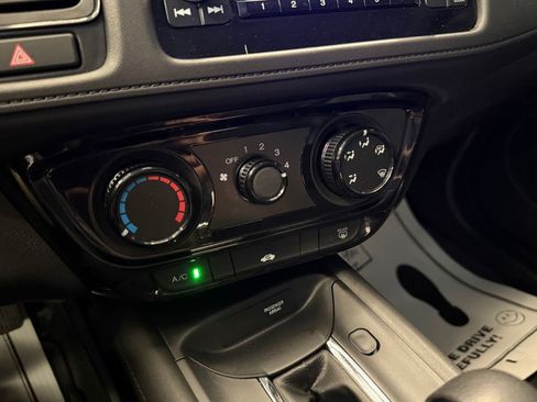 Used 2019 Honda HR-V LX image 15