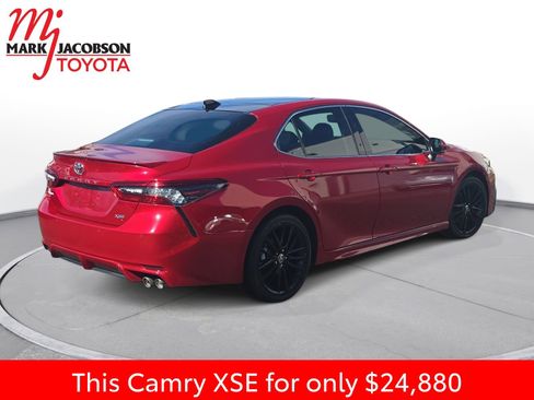 Used 2022 Toyota Camry XSE w/ Navigation Package image 9