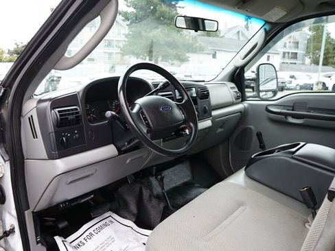 Used 2005 Ford F350 XL image 11