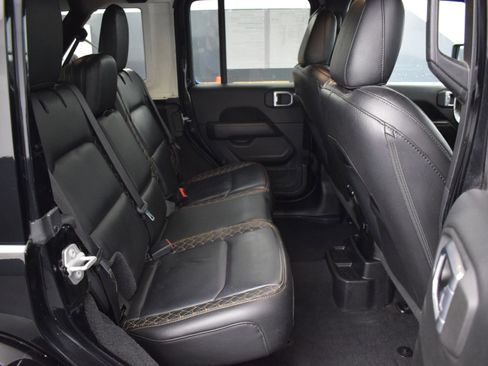 Used 2021 Jeep Wrangler Unlimited Sahara image 11