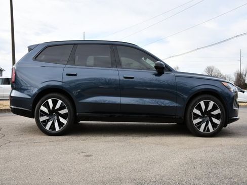 Used 2025 Volvo EX90 Ultra image 8