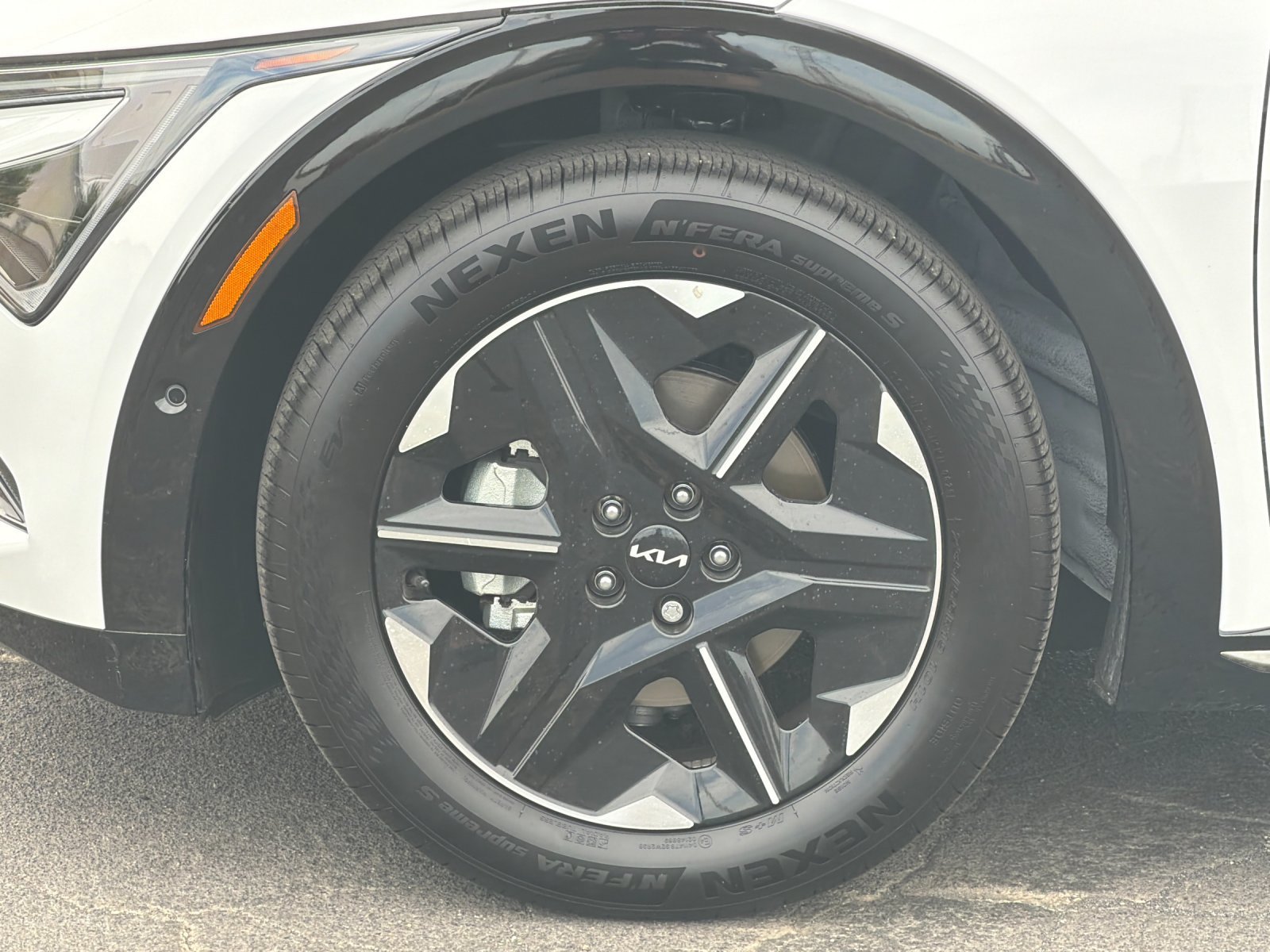 Used 2025 Kia EV6 Wind RWD image 36