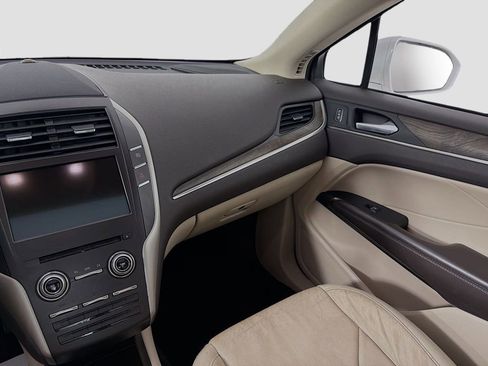 Used 2017 Lincoln MKC Reserve w/ Lincoln MKC Climate Package image 24