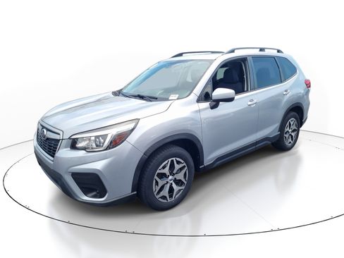 Used 2020 Subaru Forester Premium w/ Popular Package #1 AWD/4WD image 3