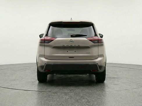 Used 2025 Nissan Rogue SV AWD/4WD image 7