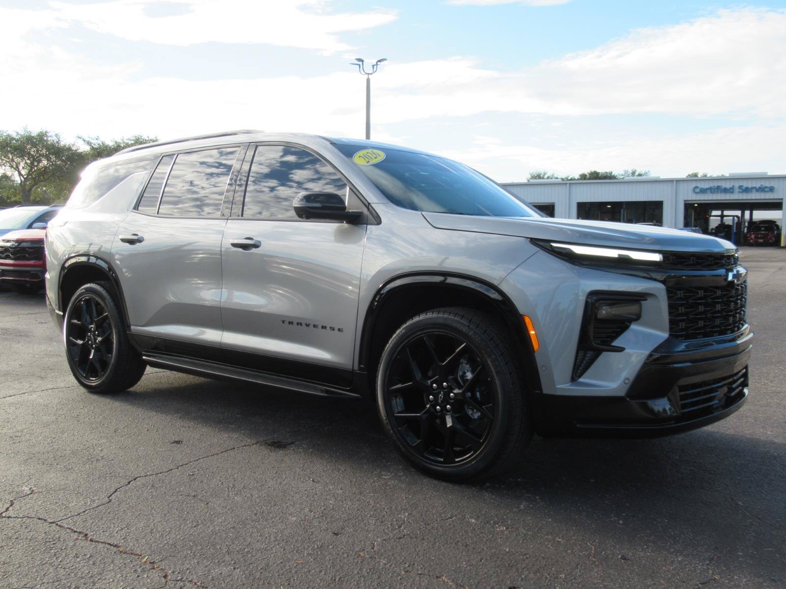 Used 2026 Chevrolet Traverse RS FWD image 4