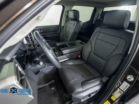 Used 2024 Toyota Tundra Limited AWD/4WD image 25