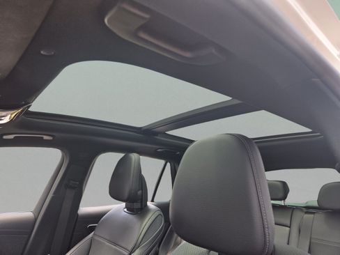 Used 2024 Mercedes-Benz GLC 300 image 18