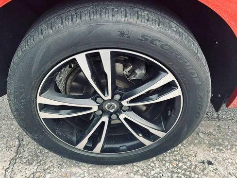 Used 2018 Volvo XC60 T6 Momentum AWD/4WD image 23