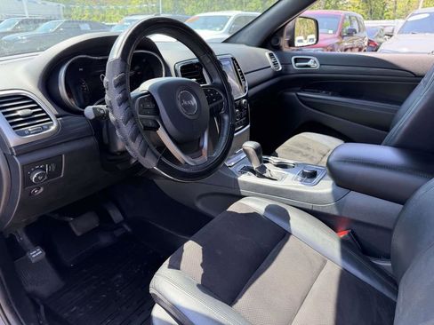 Certified 2020 Jeep Grand Cherokee Laredo w/ Quick Order Package 2BN North AWD/4WD image 21