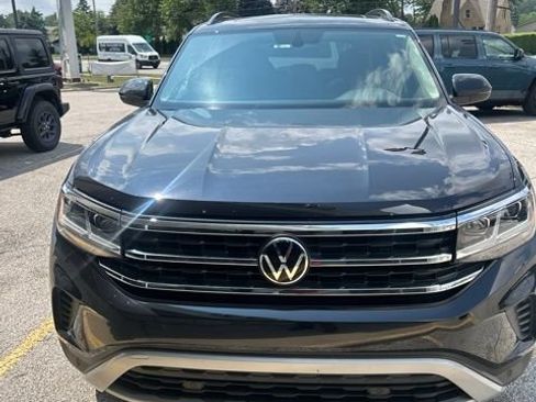 Used 2023 Volkswagen Atlas SE w/ Panoramic Sunroof Package AWD/4WD image 3