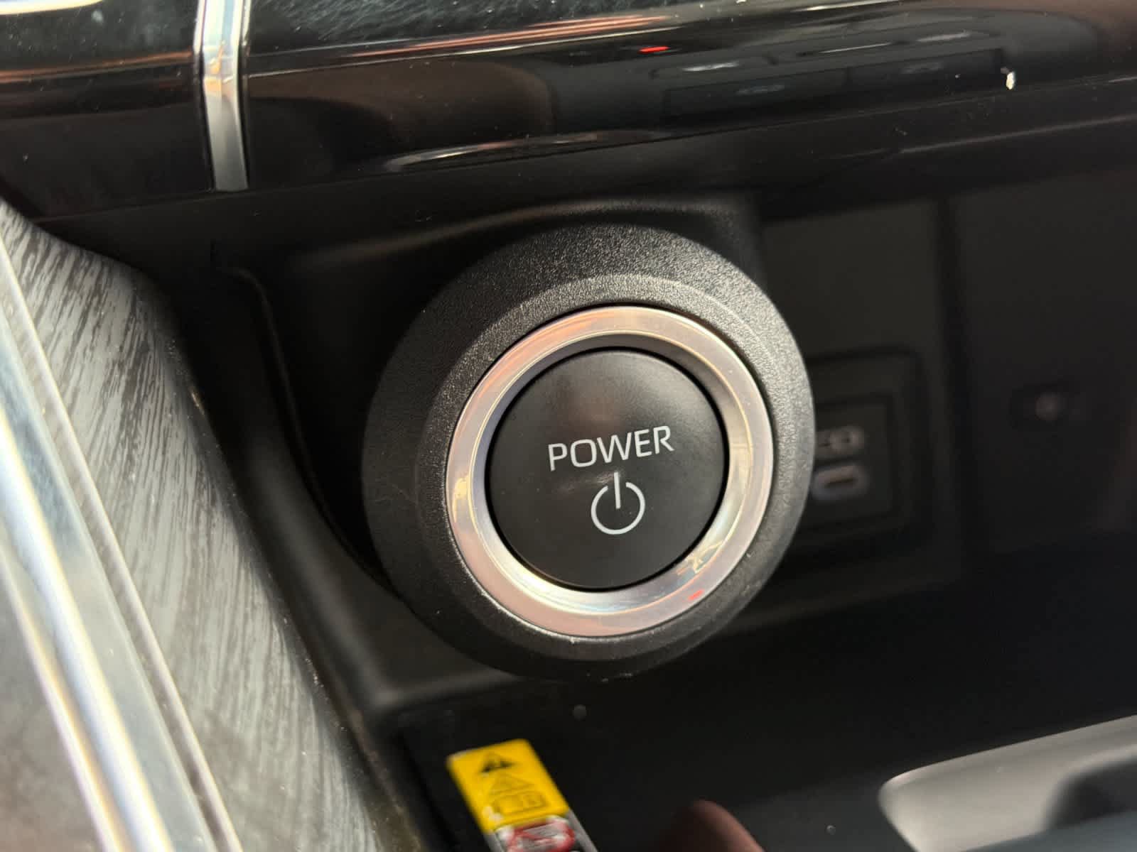 Used 2023 Toyota Venza XLE AWD/4WD image 23