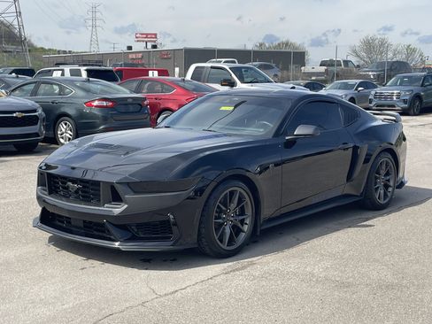 Used 2024 Ford Mustang Dark Horse image 2
