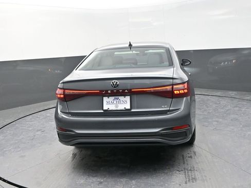 New 2026 Volkswagen Jetta SE image 9