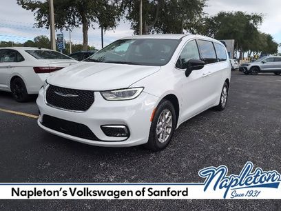 Used 2024 Chrysler Pacifica Touring-L