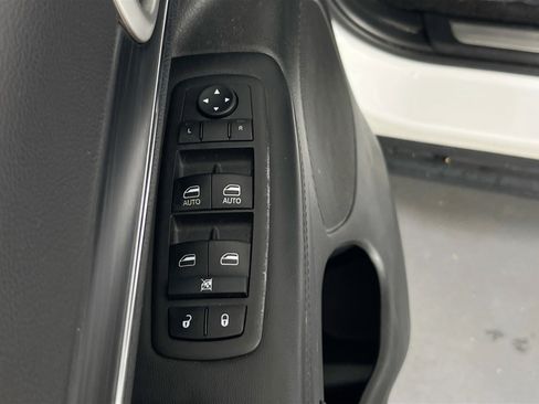 Used 2022 Jeep Grand Cherokee Limited image 18