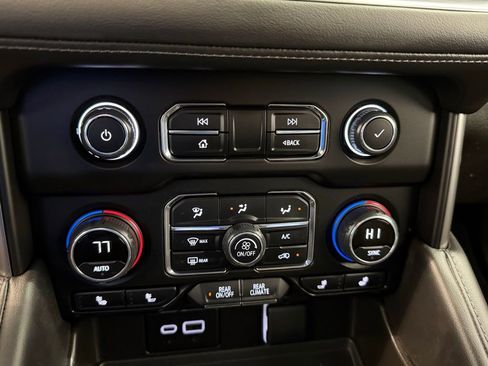 Used 2024 Chevrolet Tahoe LT image 15