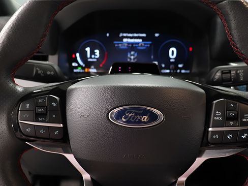 Used 2025 Ford Explorer ST-Line w/ ST-Line Street Pack AWD/4WD image 14