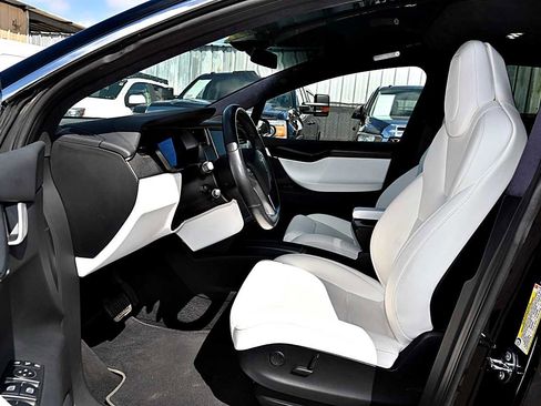 Used 2018 Tesla Model X 100D image 21