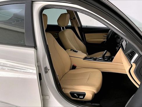 Used 2018 BMW 320i Sedan image 11