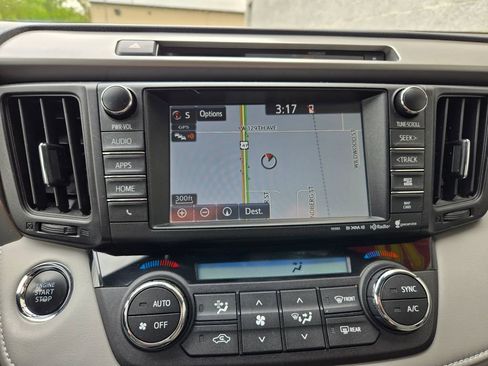 Used 2016 Toyota RAV4 Limited AWD/4WD image 21