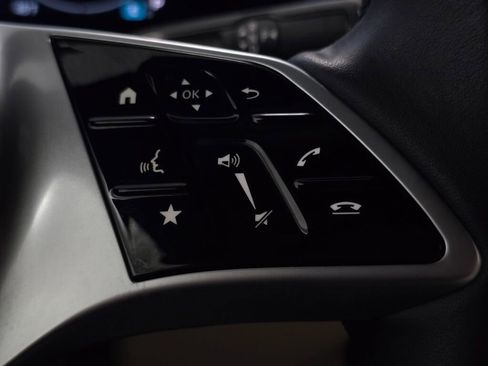 Certified 2025 Mercedes-Benz GLB 250 4MATIC image 40