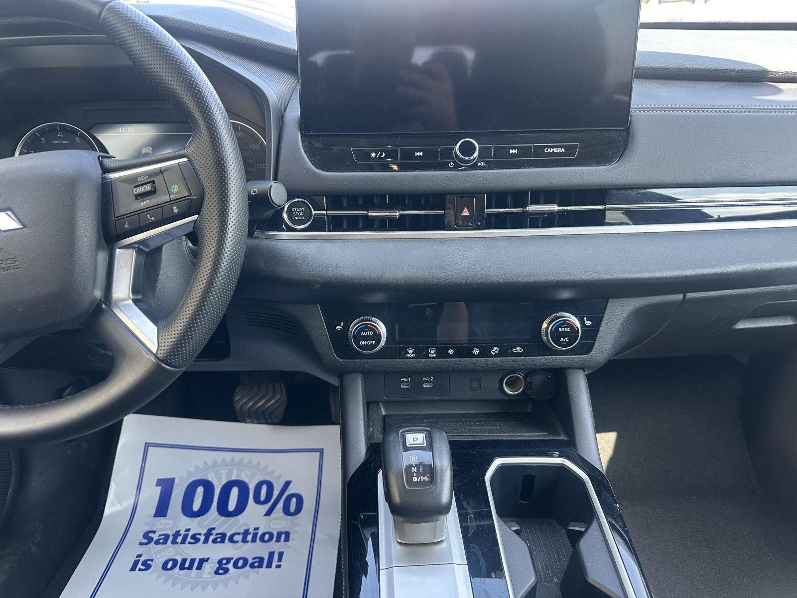 Used 2025 Mitsubishi Outlander SE FWD image 26