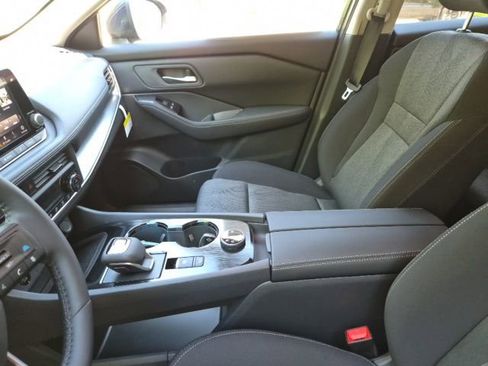 New 2026 Nissan Rogue SV AWD/4WD image 17