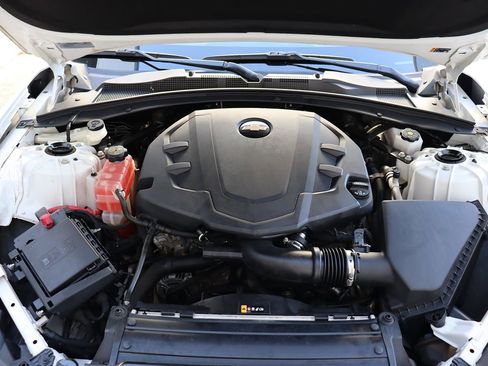 Used 2021 Chevrolet Camaro LT w/ RS Package image 40