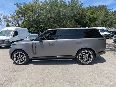 Used 2024 Land Rover Range Rover Long Wheelbase Autobiography AWD/4WD image 9