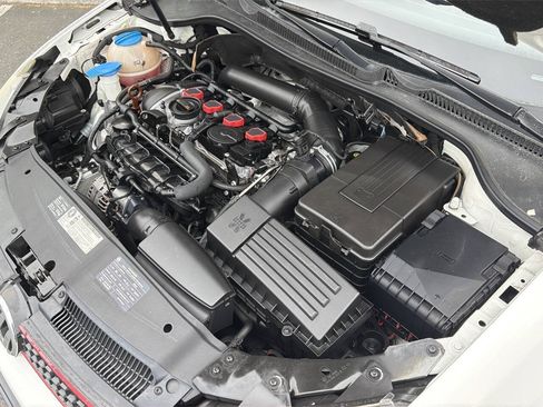 Used 2011 Volkswagen GTI 4-Door FWD image 15