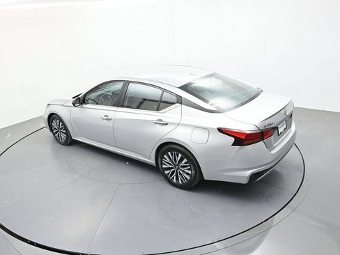 Used 2024 Nissan Altima 2.5 SV FWD image 27